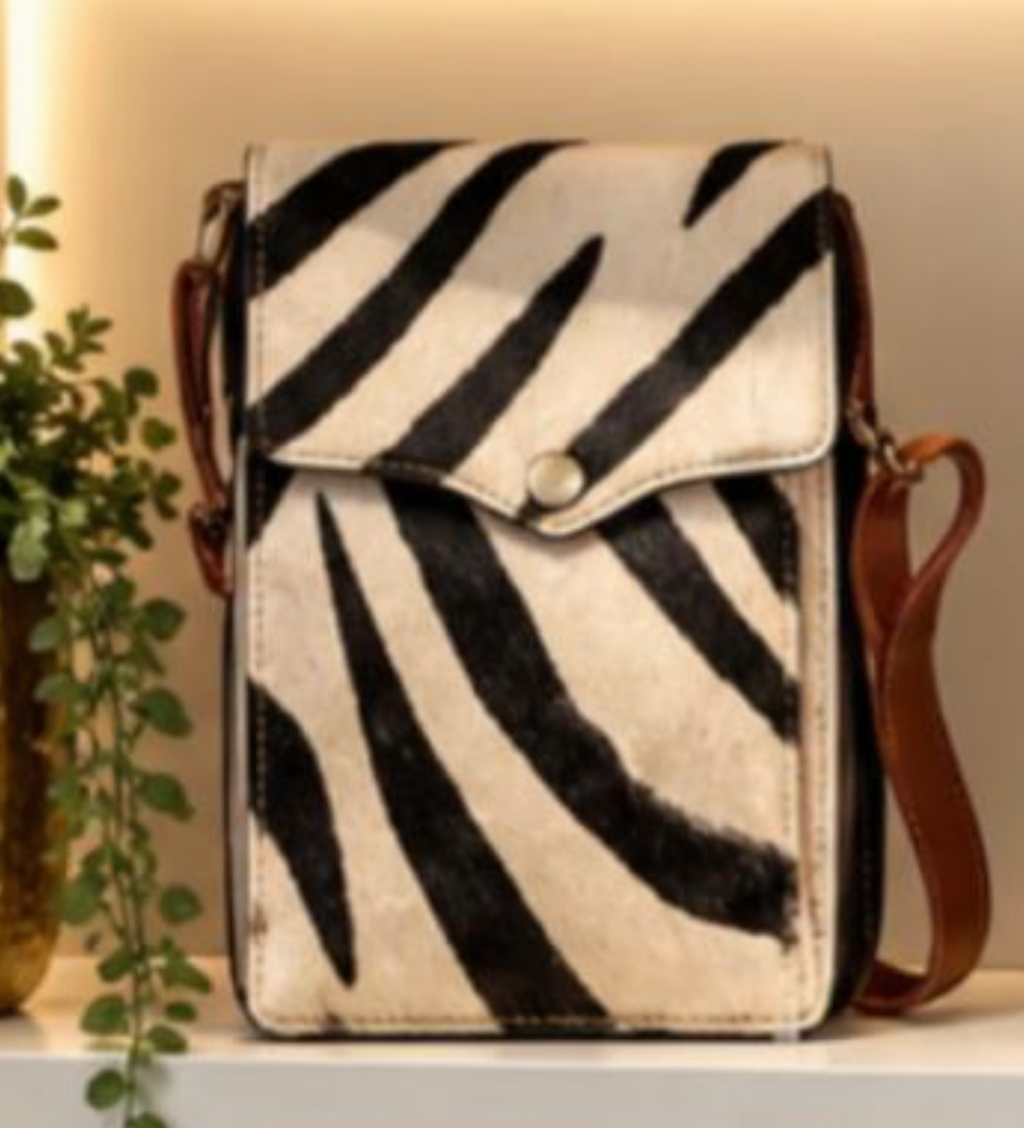 Zebra Print Crossbody Phone Bag 🦓👜