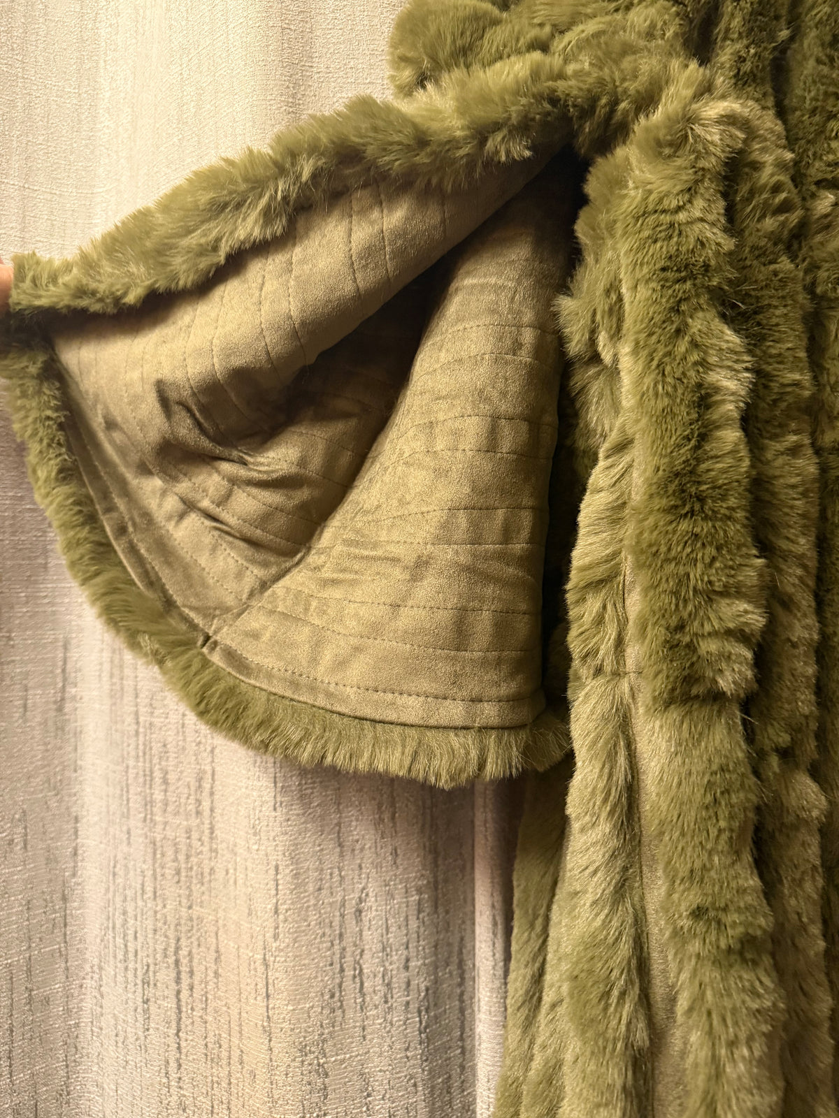 Luxe Olive Bamboo Fur & Suede Cape Jacket 💚✨